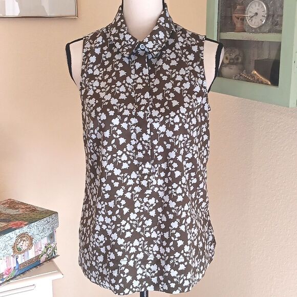 CAbi OLlive And Blue Floral Blouse. Coastal - Picture 3 of 11